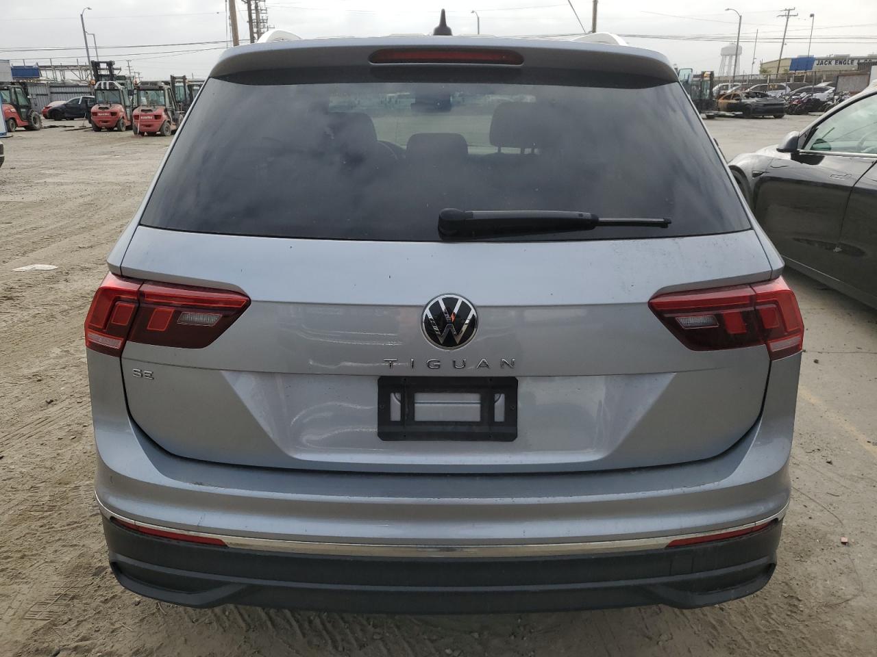 3VV3B7AX4PM001592 2023 Volkswagen Tiguan Se