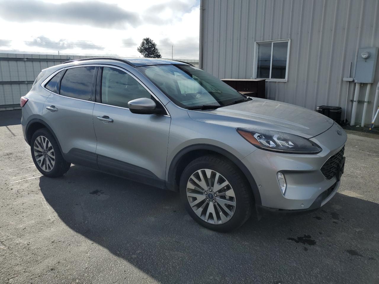 2021 Ford Escape Titanium vin: 1FMCU9J98MUA70469