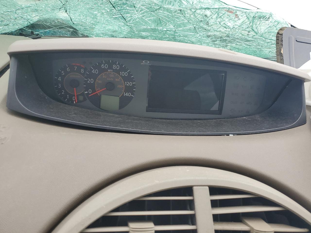 5N1BV28U04N364890 2004 Nissan Quest S