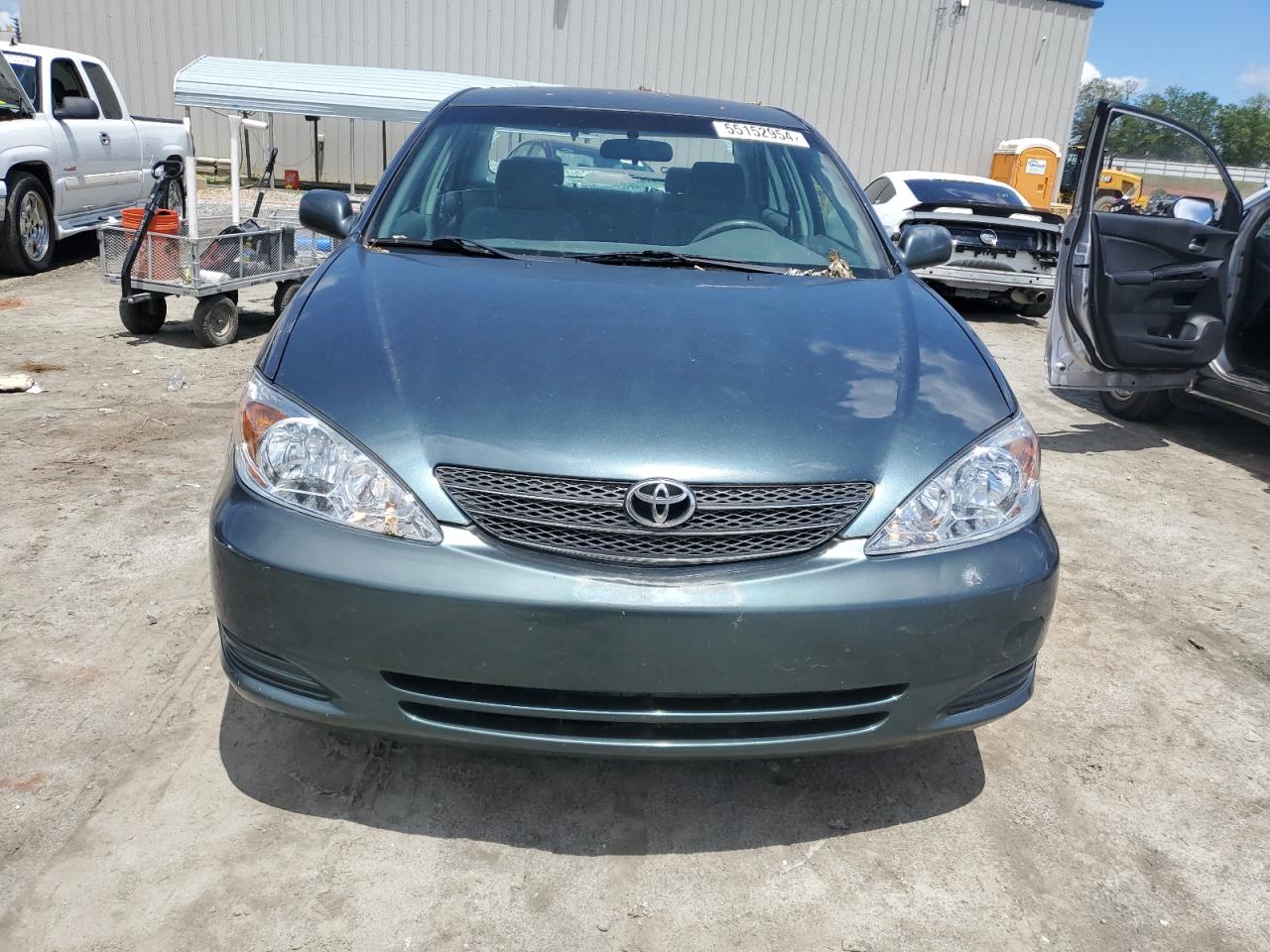 4T1BE32K82U590255 2002 Toyota Camry Le