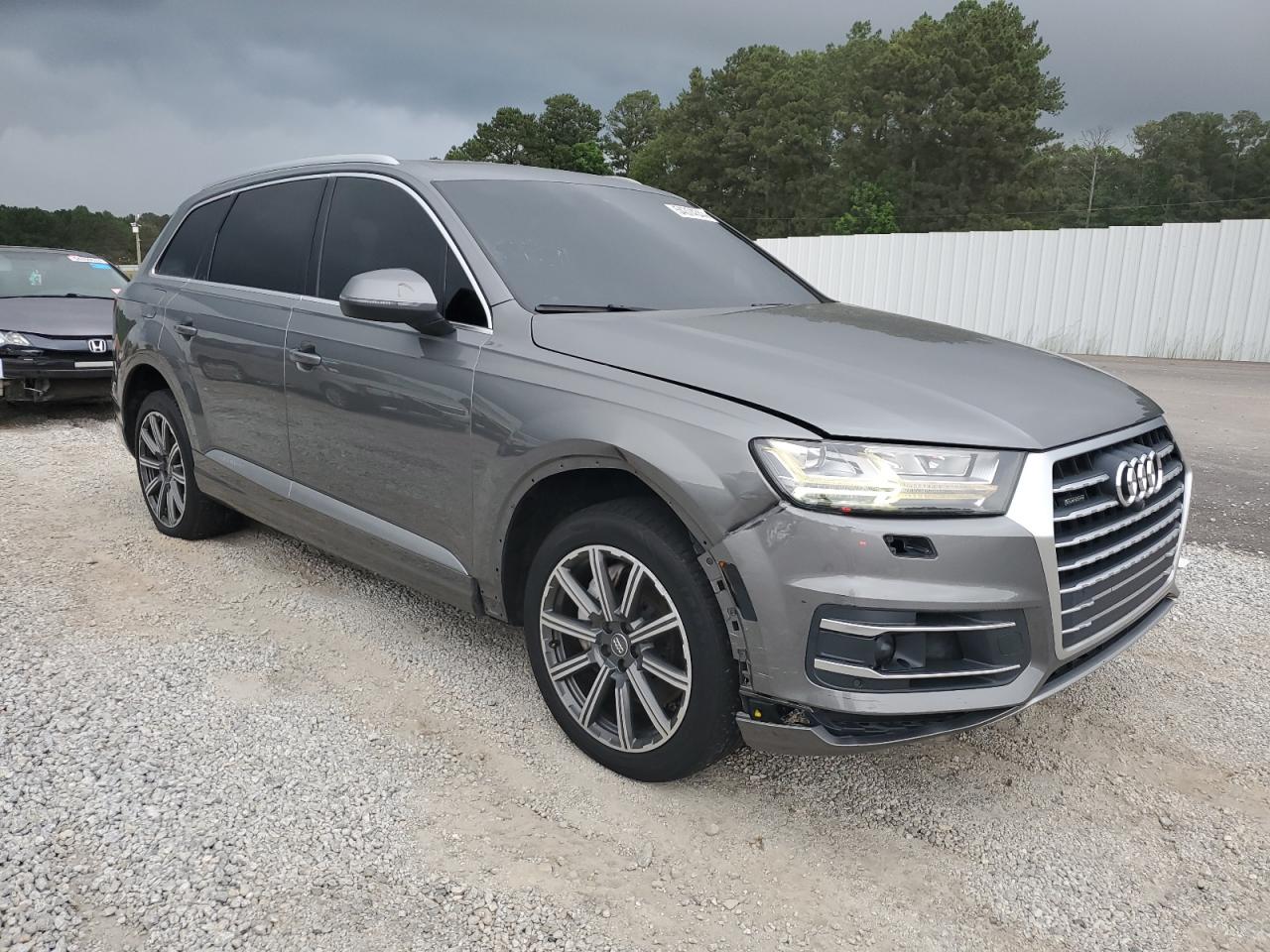 2017 Audi Q7 Premium Plus vin: WA1LAAF7XHD024454