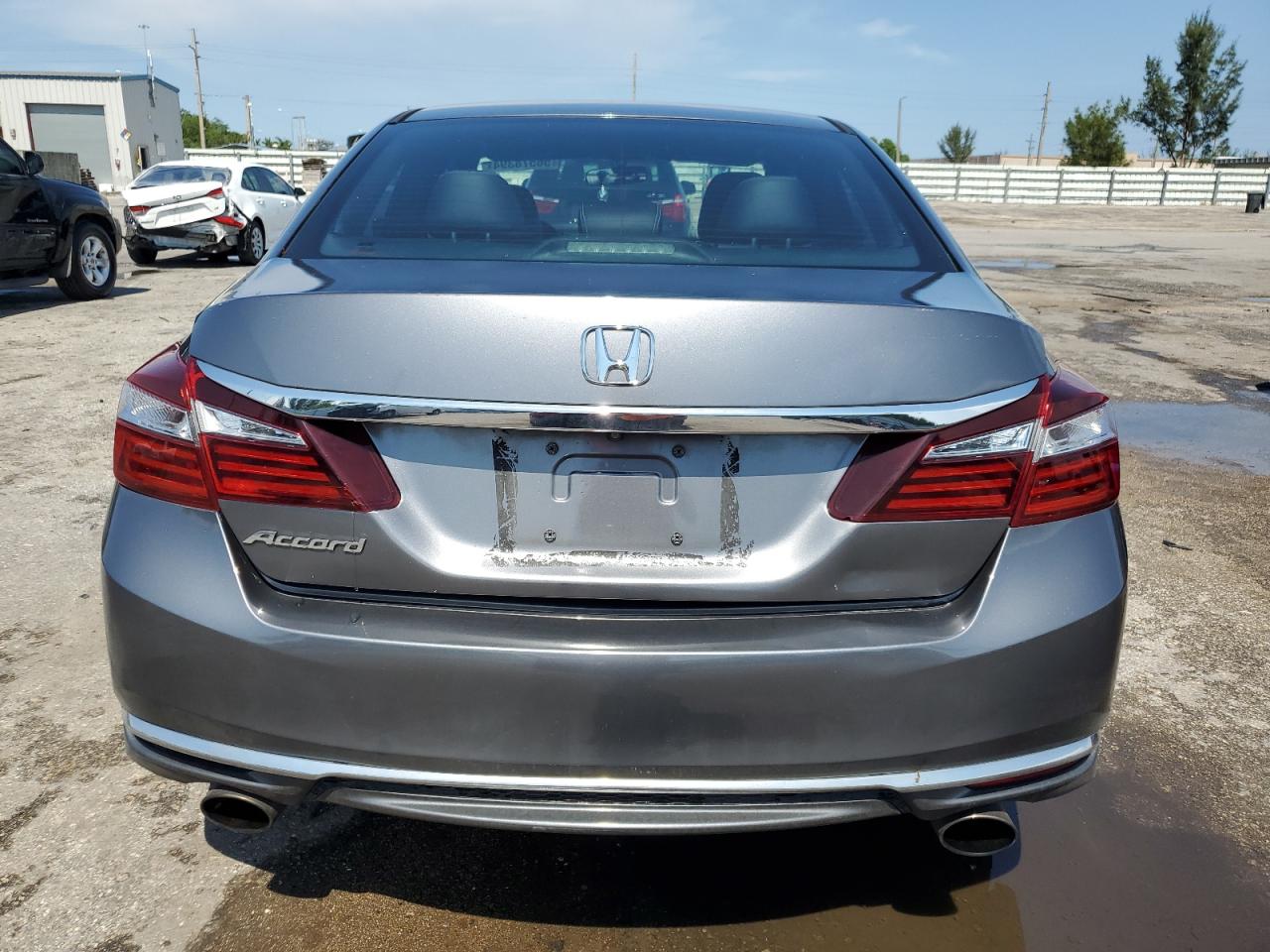 1HGCR2F58HA282381 2017 Honda Accord Sport