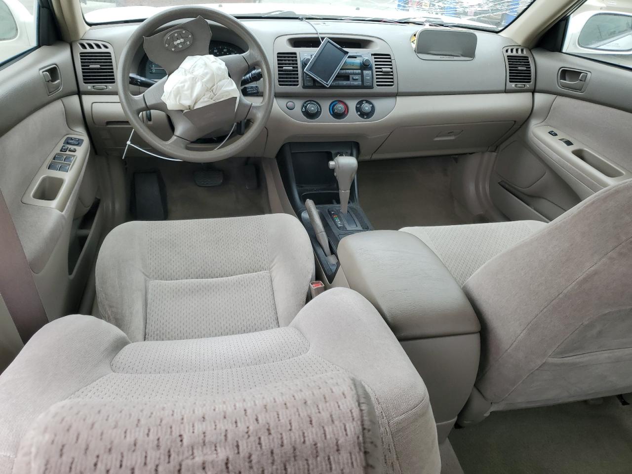 JTDBE32K420130036 2002 Toyota Camry Le