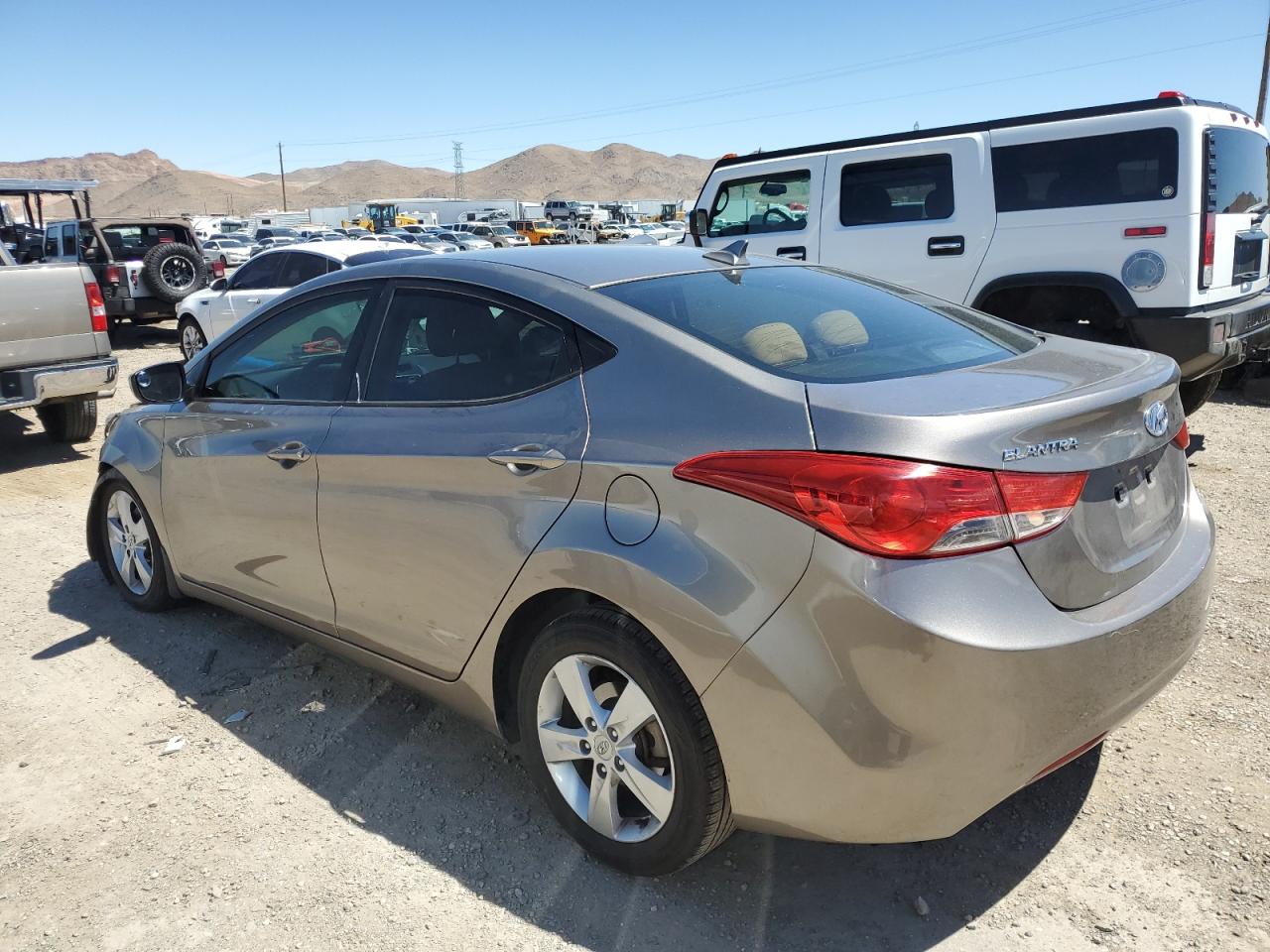 5NPDH4AEXDH357352 2013 Hyundai Elantra Gls