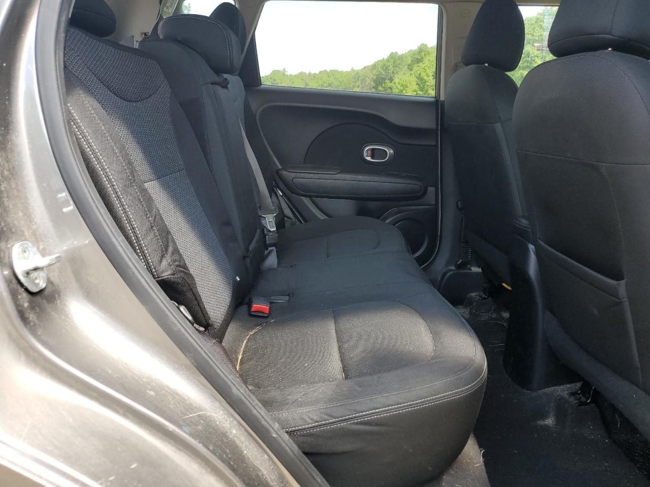 KNDJP3A56J7508218 2018 Kia Soul +