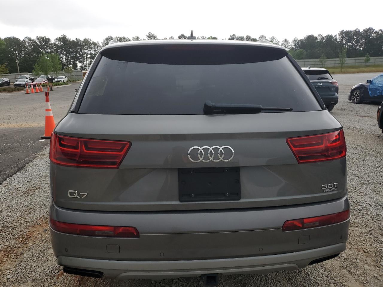 2017 Audi Q7 Premium Plus vin: WA1LAAF7XHD024454