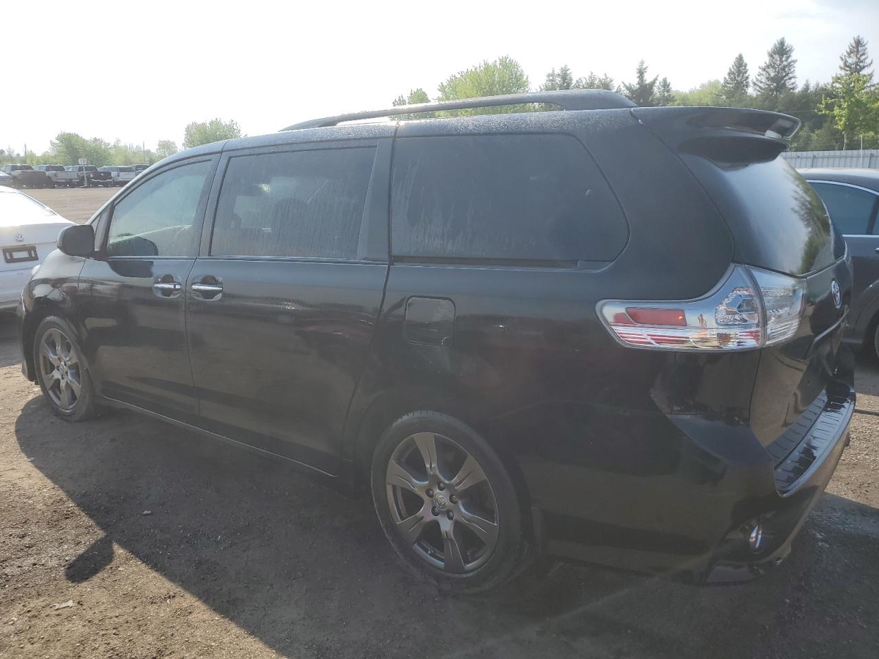 5TDXZ3DC3HS818728 2017 Toyota Sienna Se