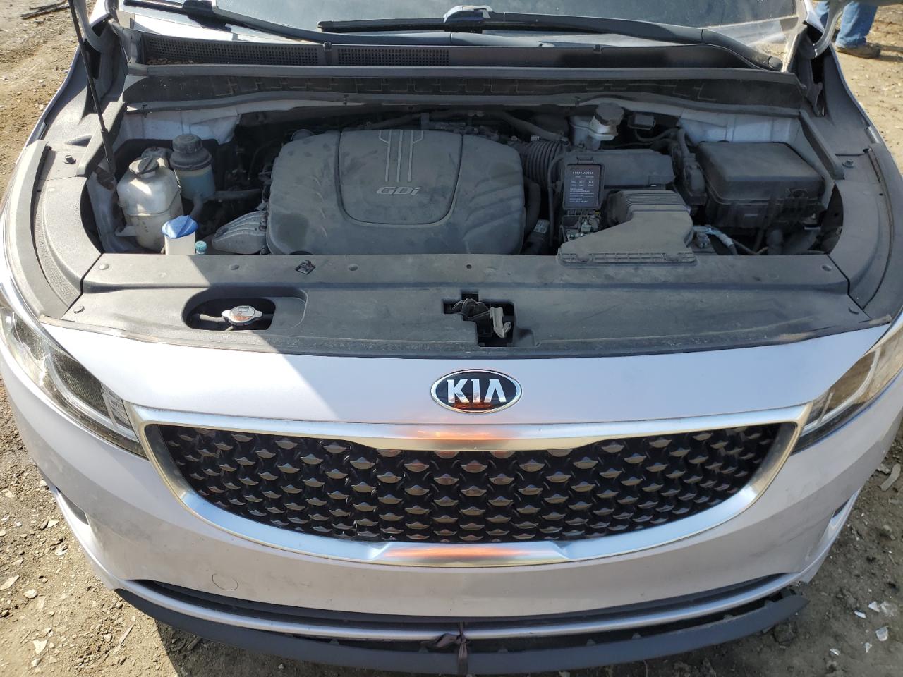 KNDMA5C1XJ6401523 2018 Kia Sedona L