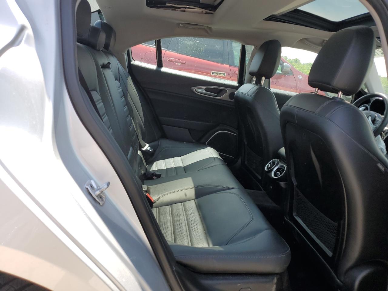 ZARFAEEN2H7541925 2017 Alfa Romeo Giulia Ti Q4