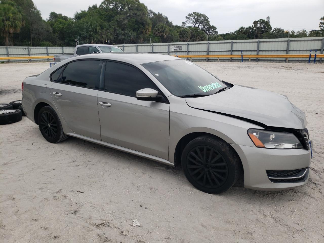 2014 Volkswagen Passat S vin: 1VWAP7A32EC027513