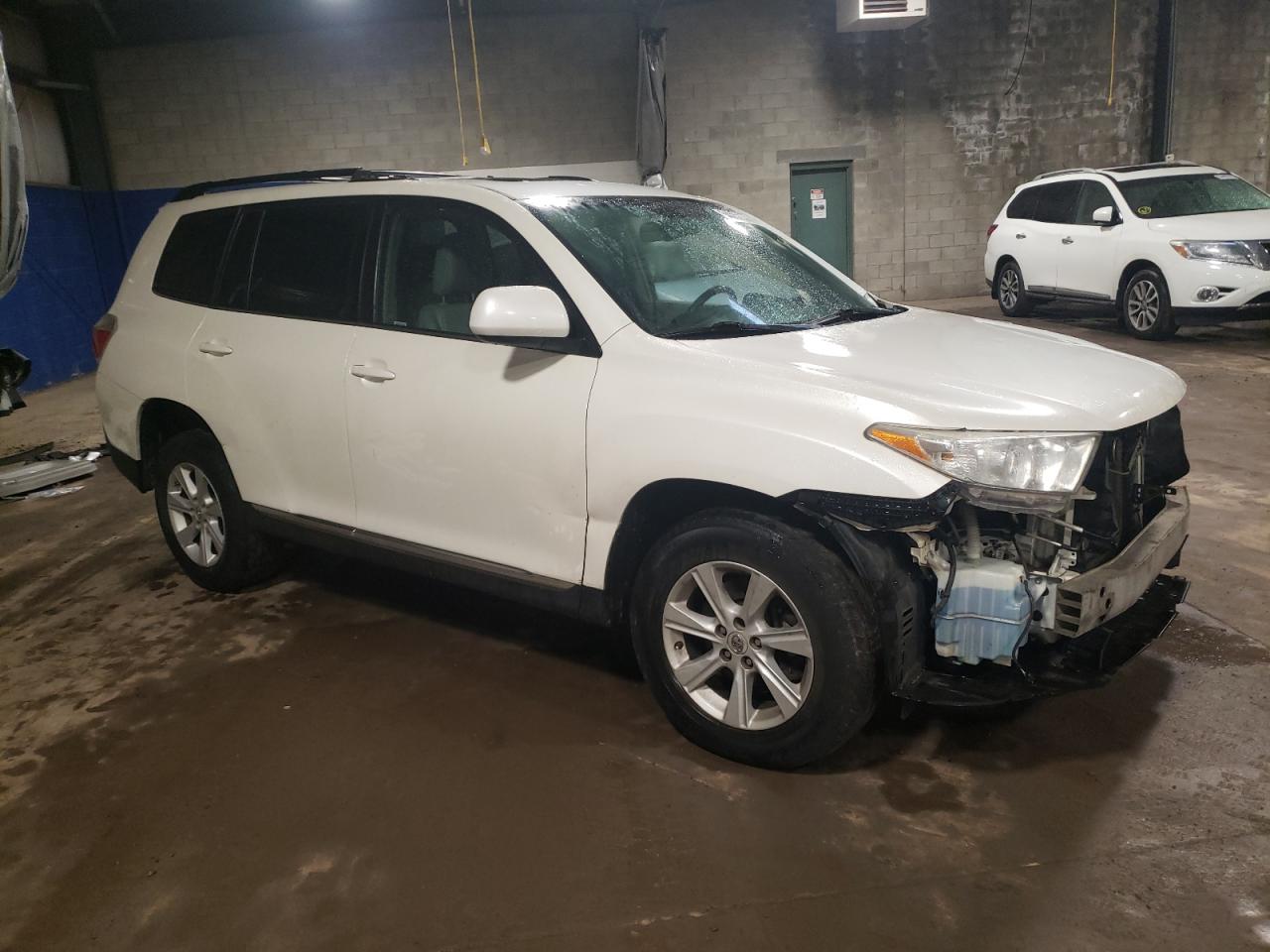 5TDBK3EH6DS274664 2013 Toyota Highlander Base