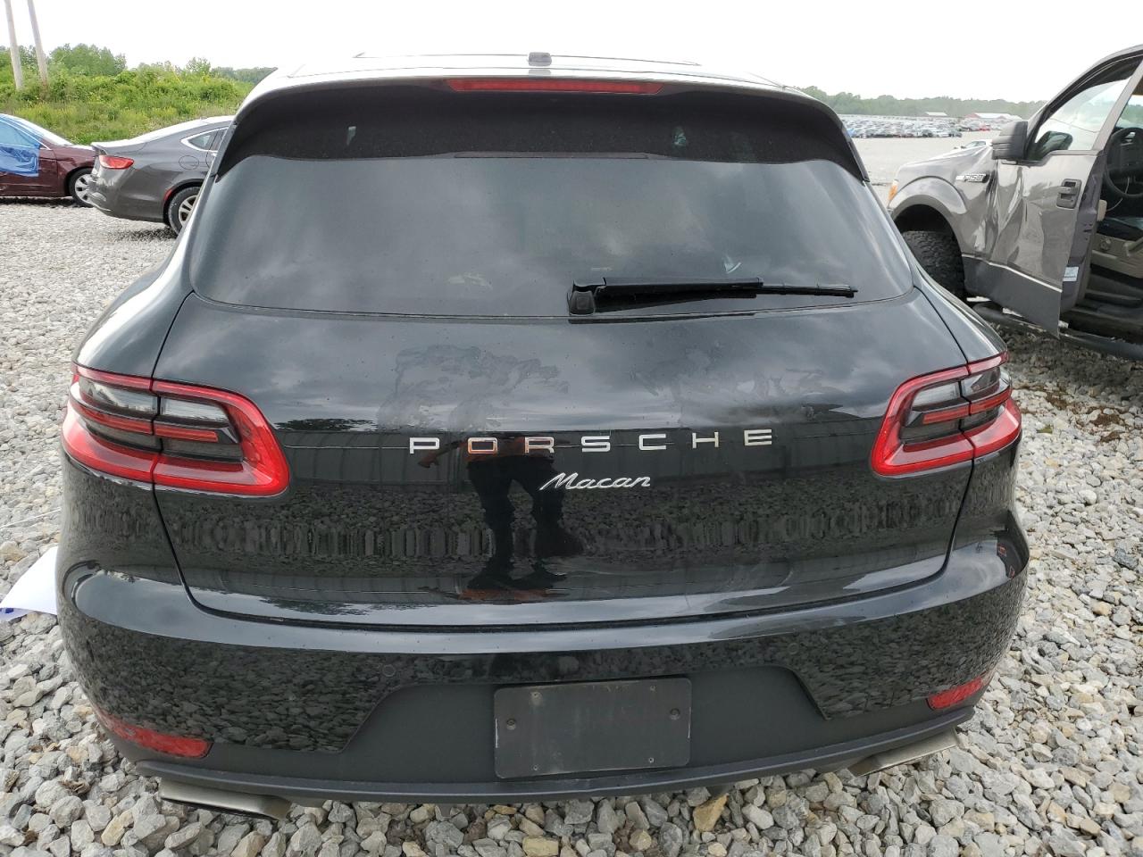 WP1AA2A58HLB80635 2017 Porsche Macan