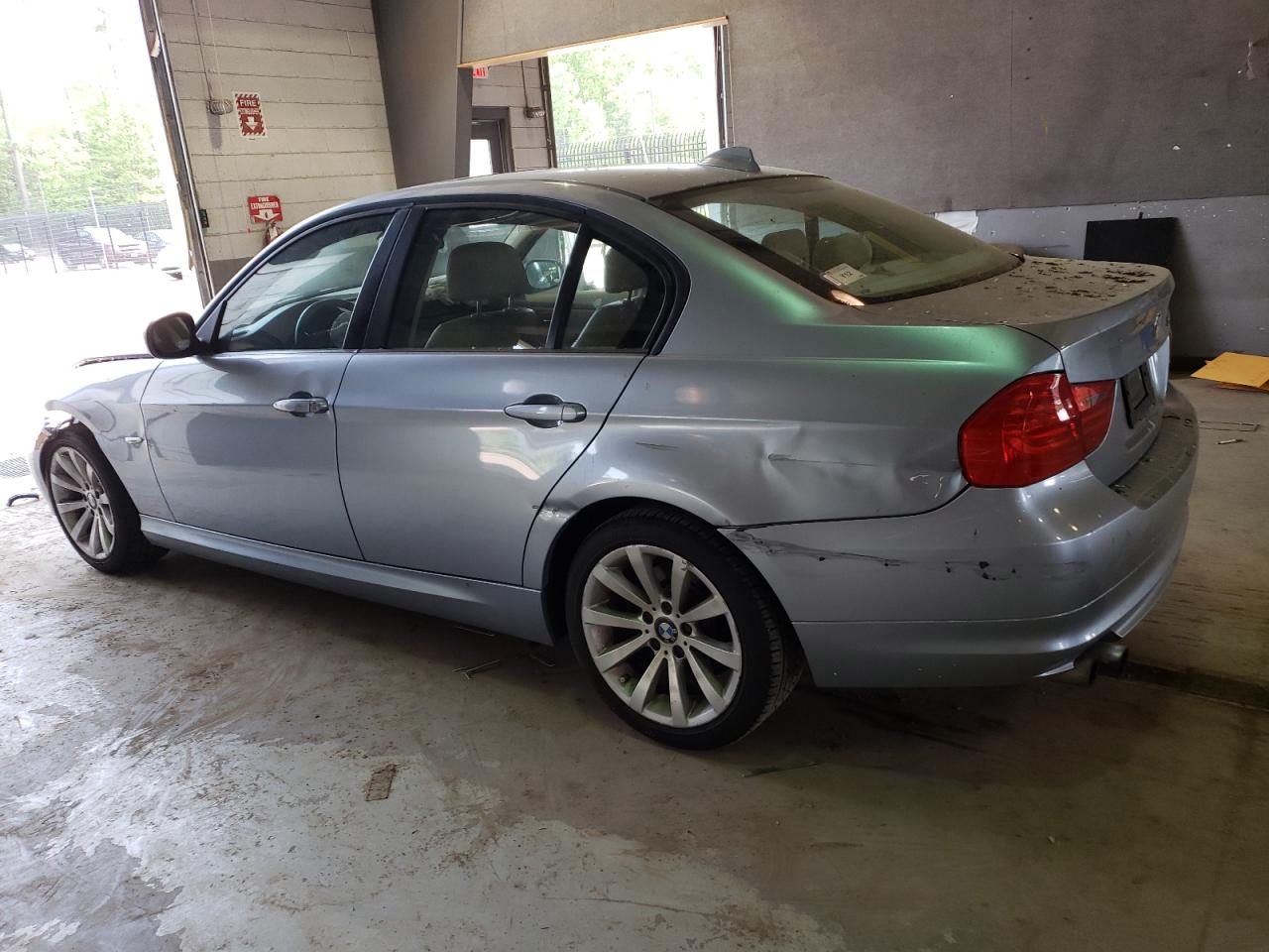 WBAPH7G50BNM55970 2011 BMW 328 I