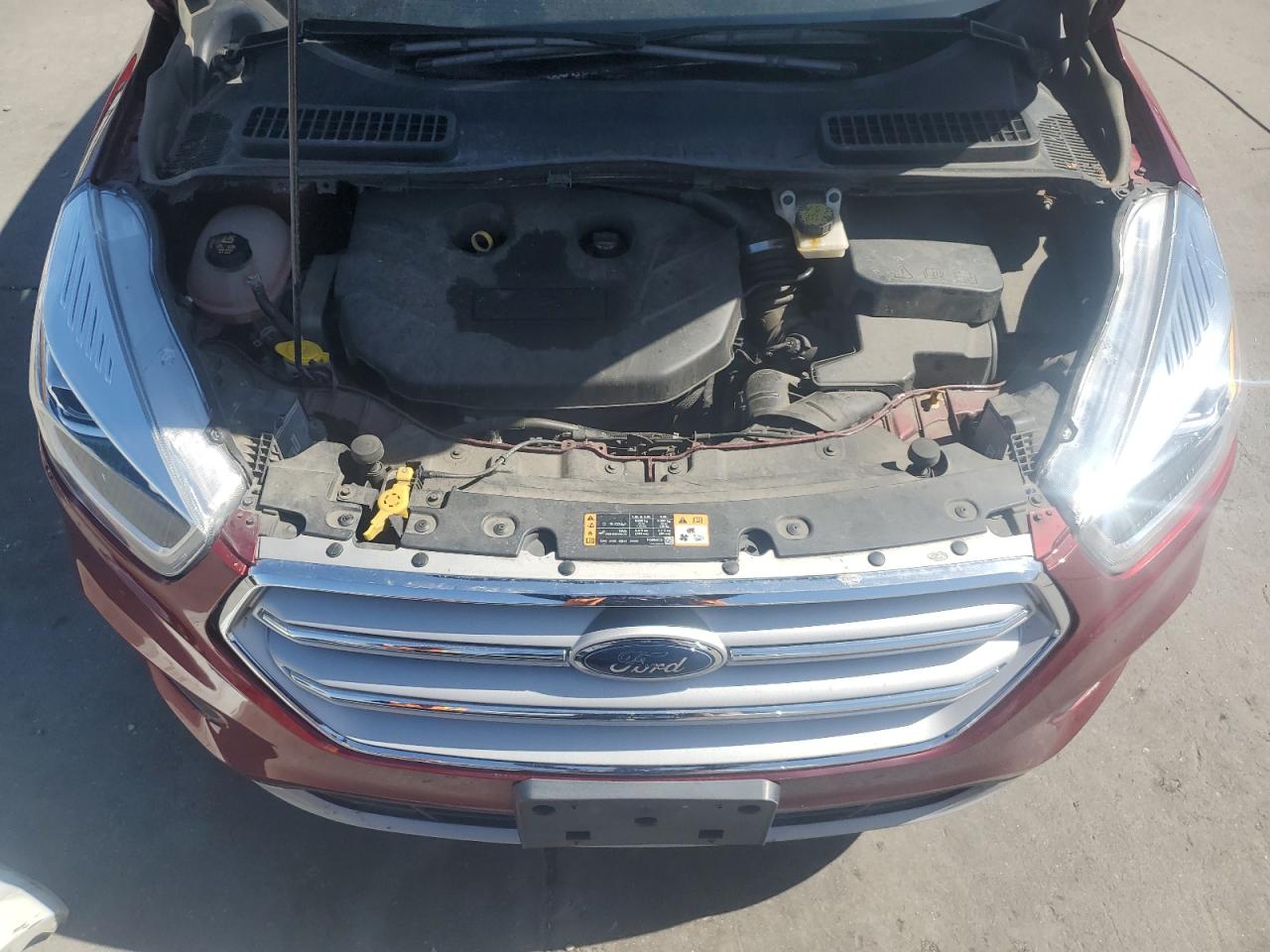 1FMCU9J97JUD12129 2018 Ford Escape Titanium