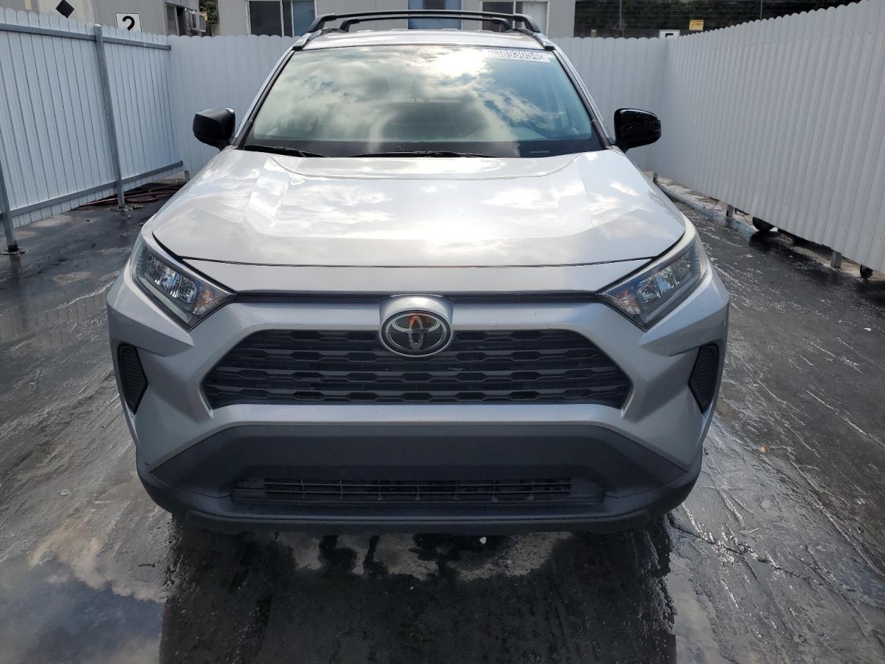 2T3H1RFV6KW053923 2019 Toyota Rav4 Le