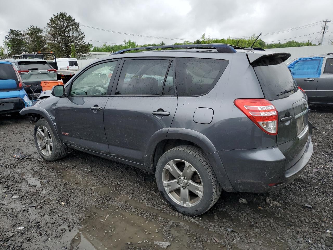 JTMRF4DV5B5046920 2011 Toyota Rav4 Sport