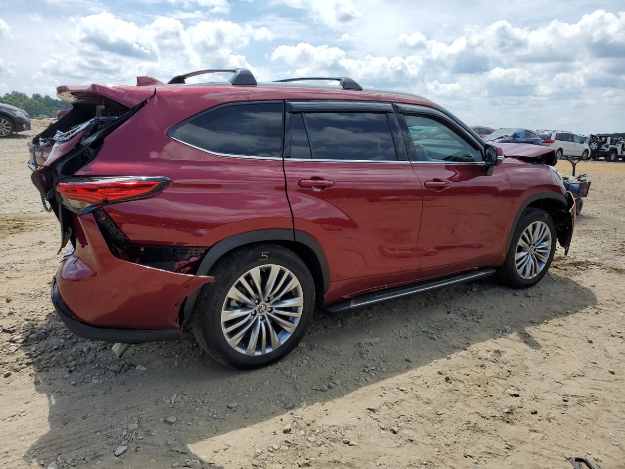 2023 Toyota Highlander L vin: 5TDKDRAH9PS035794