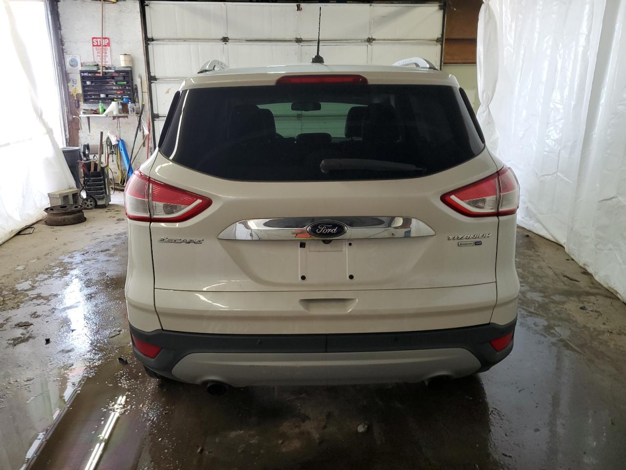 1FMCU9J93FUB58736 2015 Ford Escape Titanium