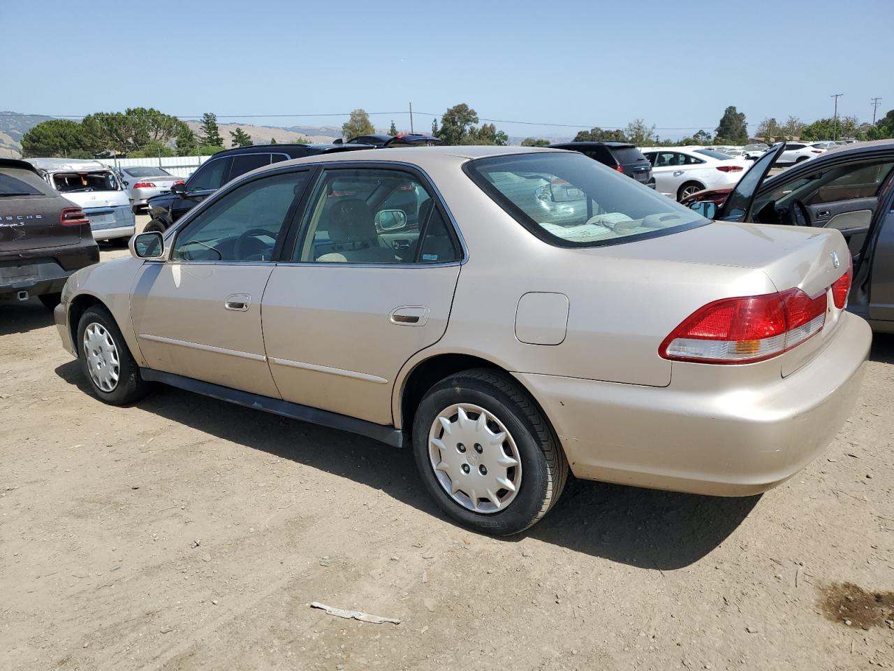 3HGCG66542G702157 2002 Honda Accord Lx