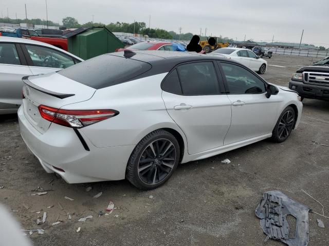 VIN 4T1B61HK8KU196313 2019 Toyota Camry, Xse no.3