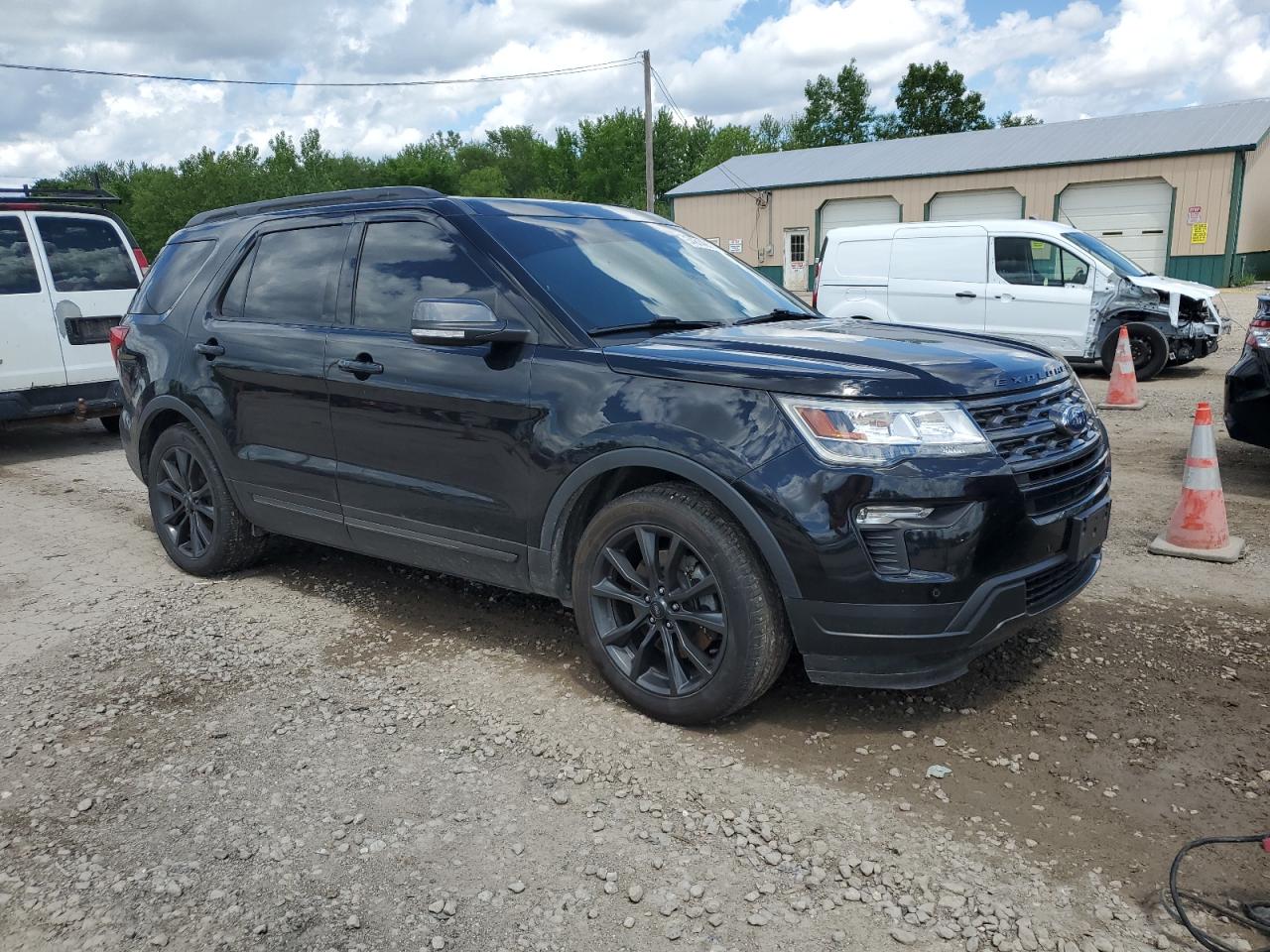 1FM5K7D8XJGB31921 2018 Ford Explorer Xlt