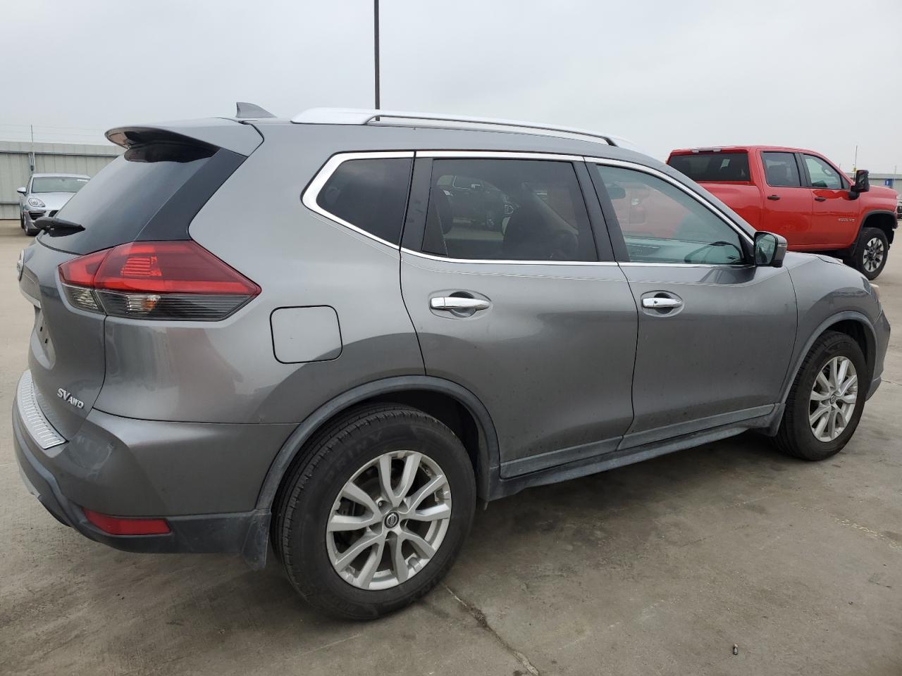 2018 Nissan Rogue S vin: KNMAT2MV0JP540017