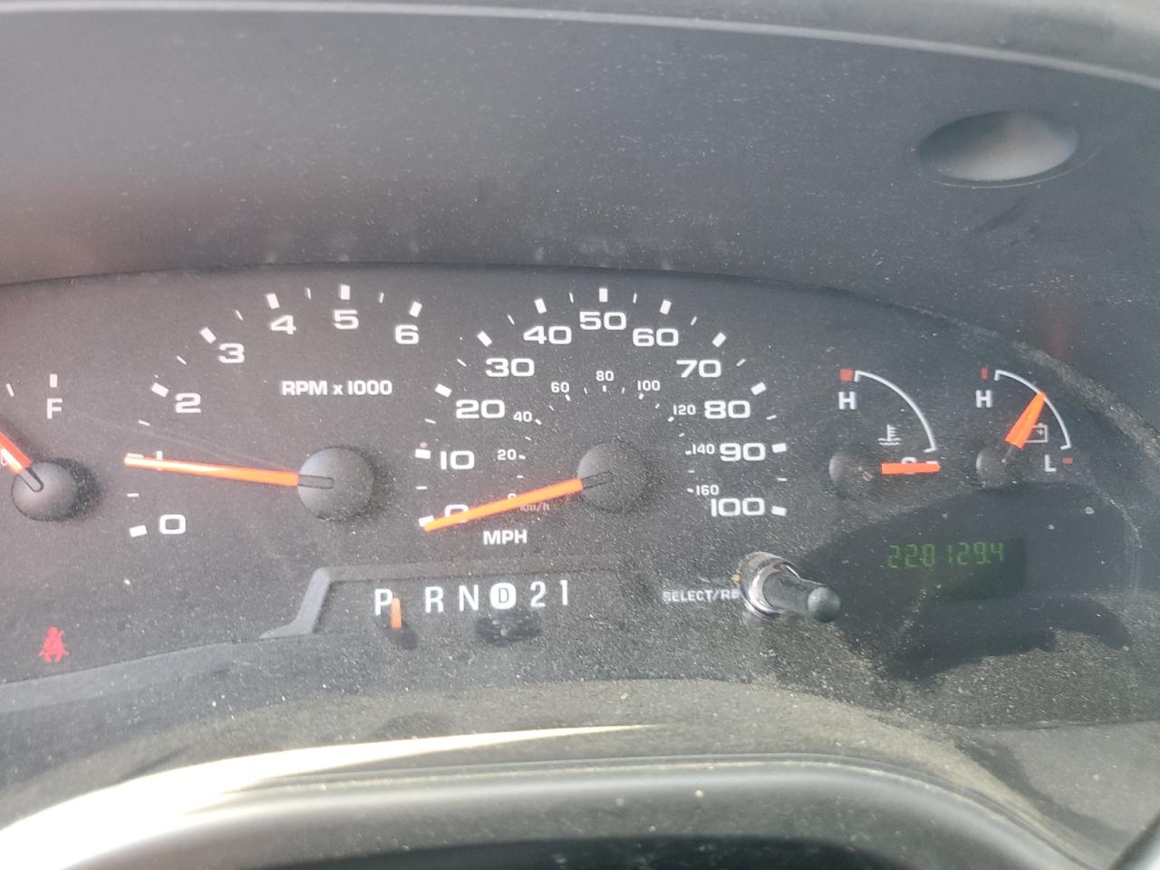 1FTNE24L28DA89033 2008 Ford Econoline E250 Van