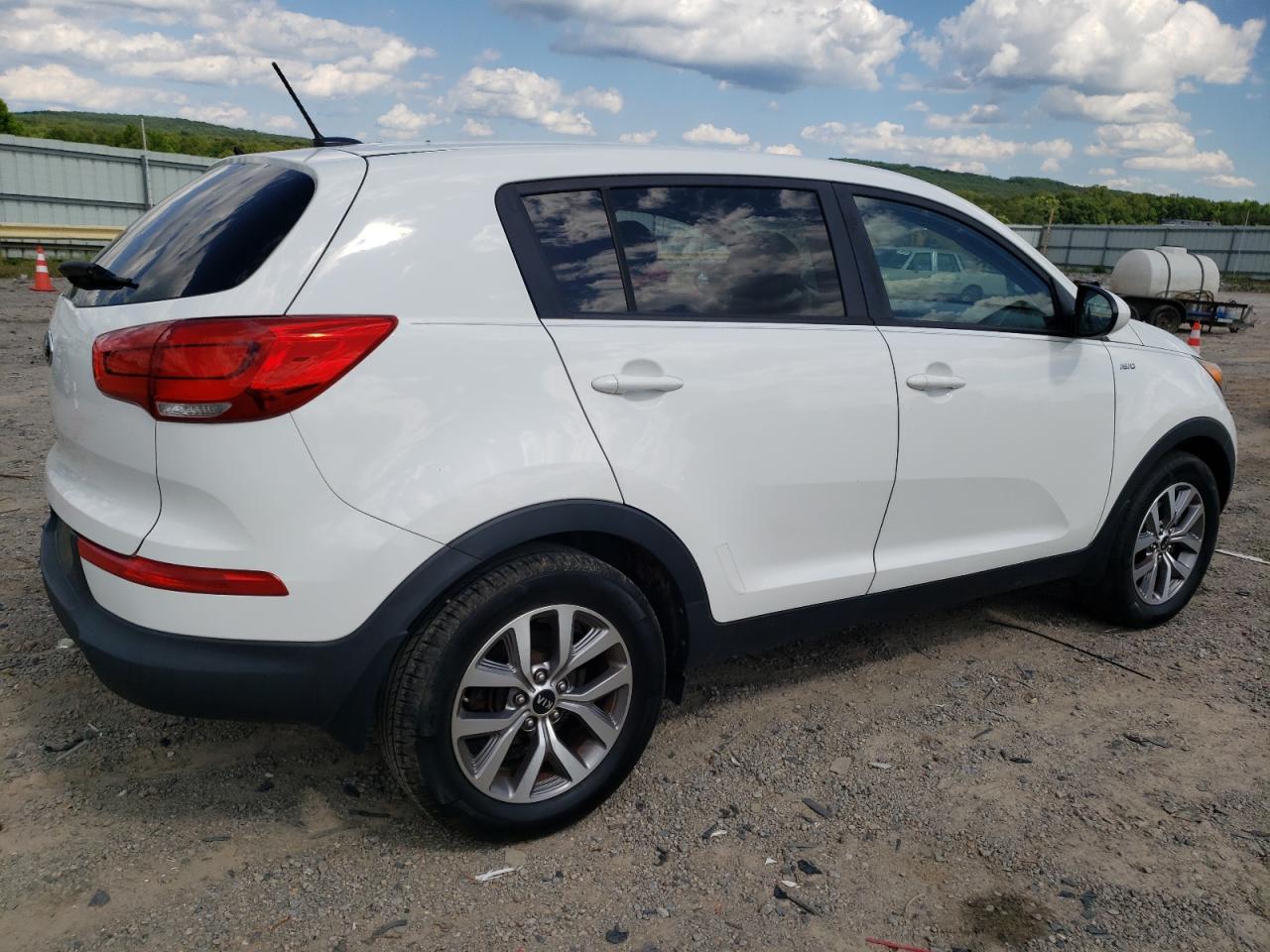 KNDPBCAC3F7781793 2015 Kia Sportage Lx