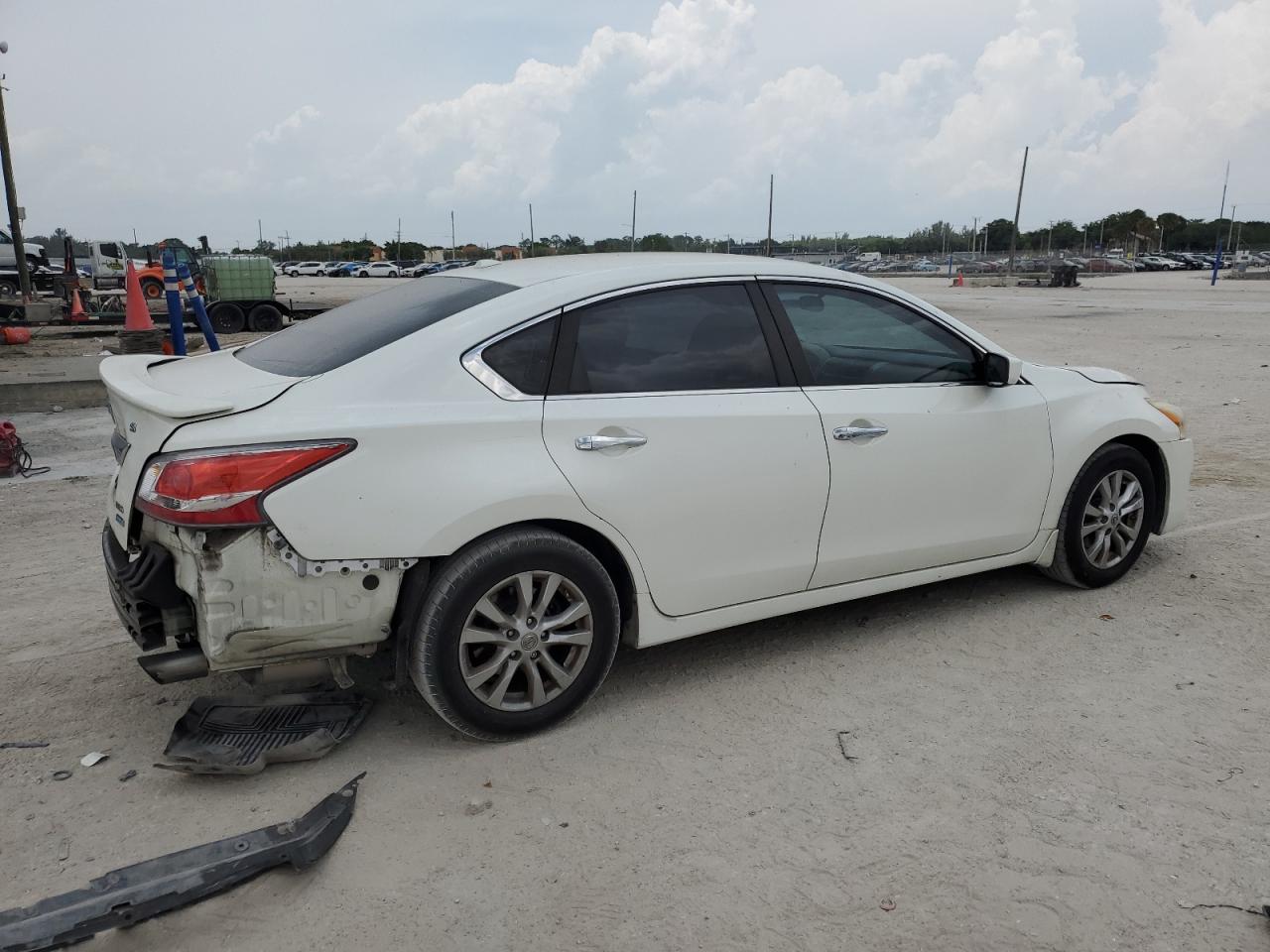 1N4AL3AP9EC405763 2014 Nissan Altima 2.5