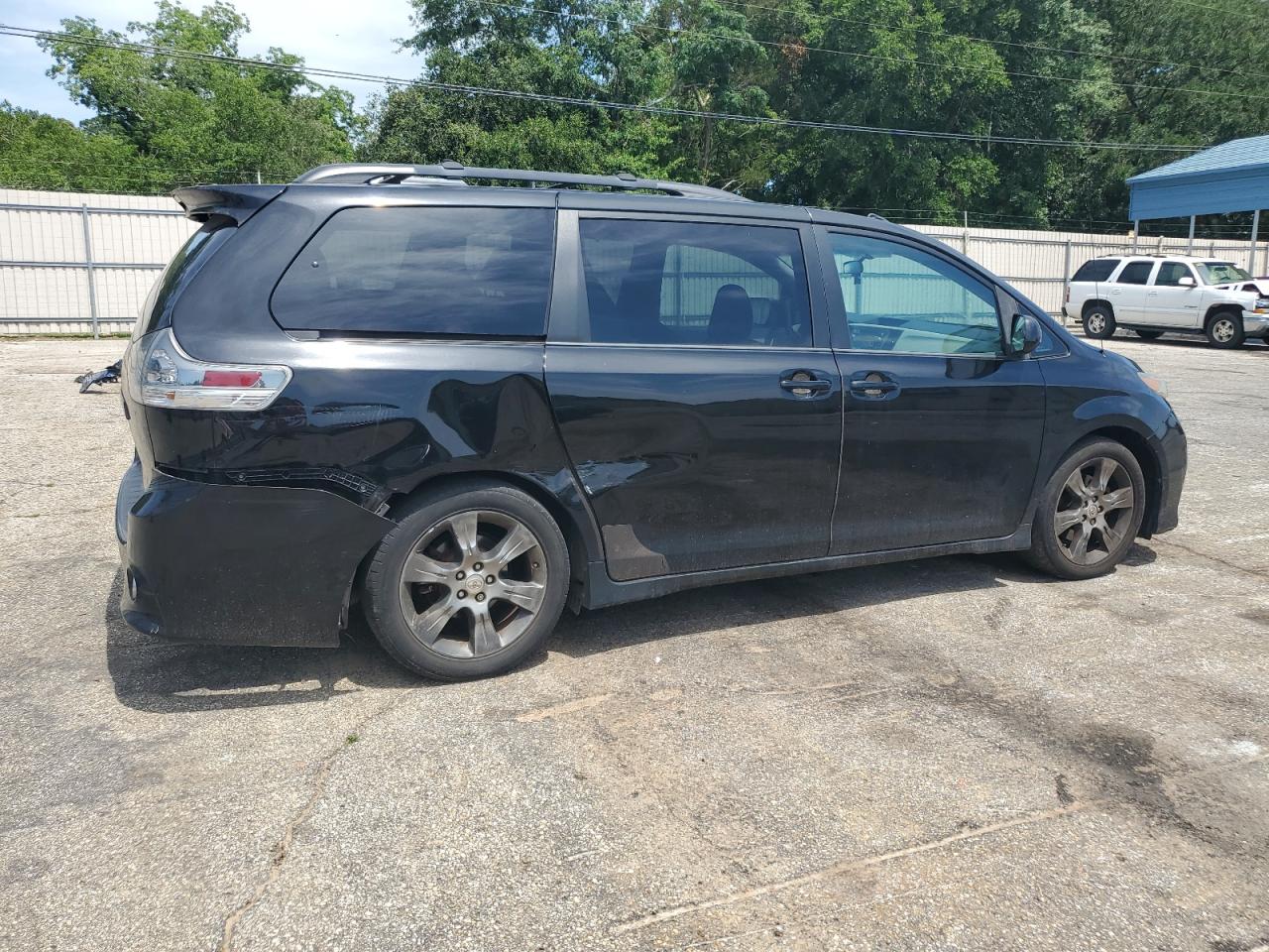 5TDXK3DCXBS044201 2011 Toyota Sienna Sport