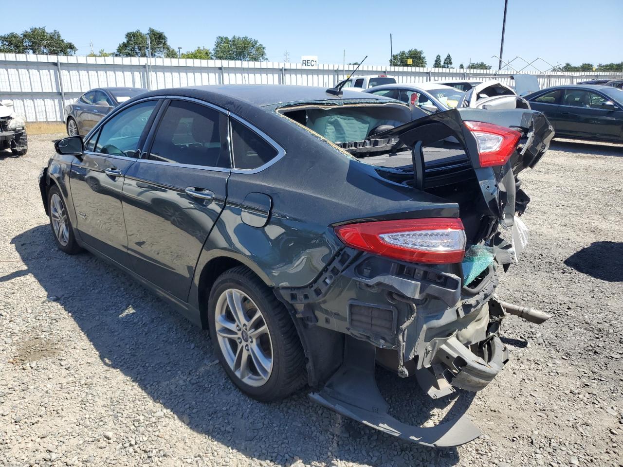 3FA6P0SU2FR147425 2015 Ford Fusion Titanium Phev