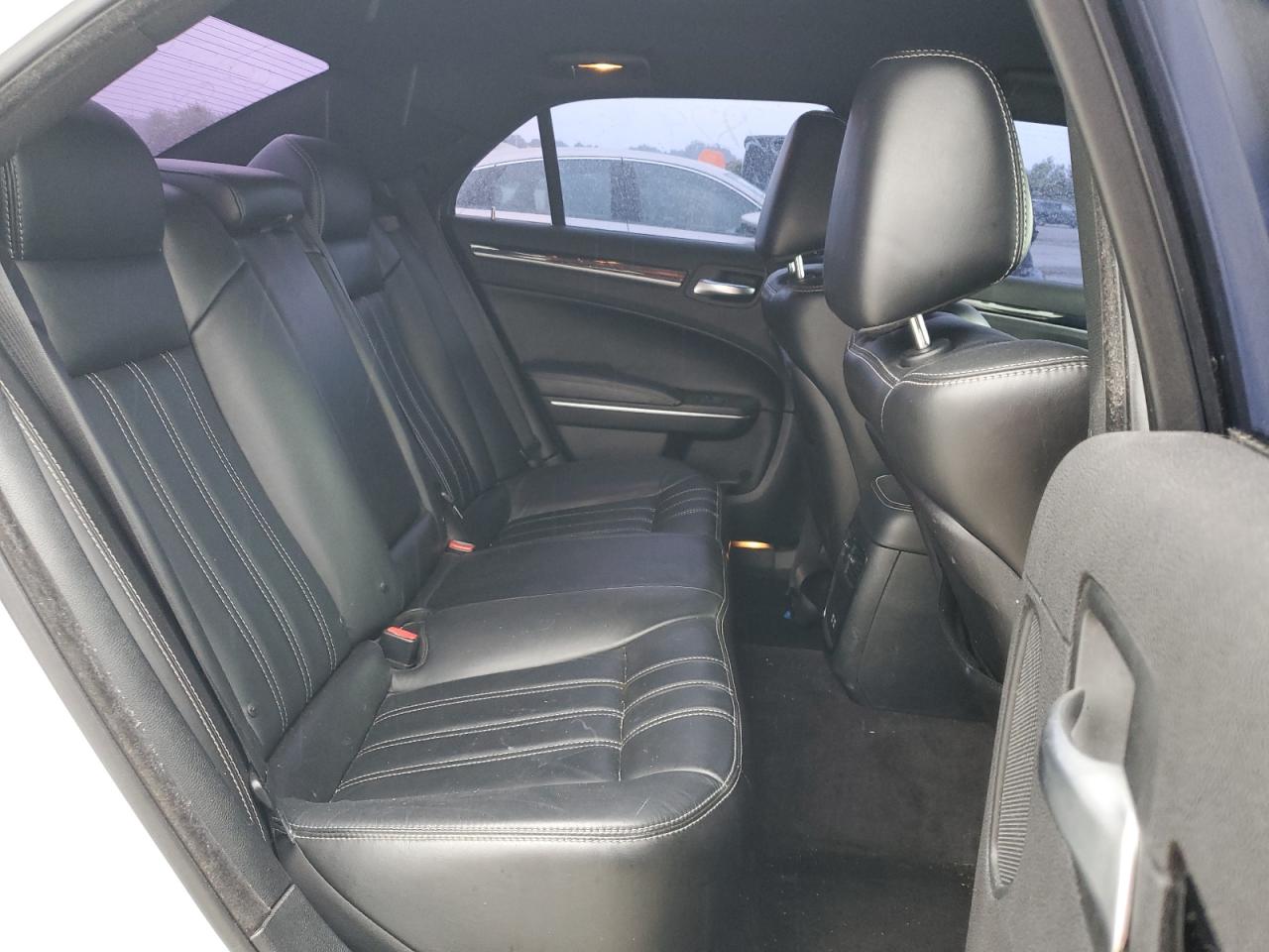 2C3CCABGXHH662829 2017 Chrysler 300 S