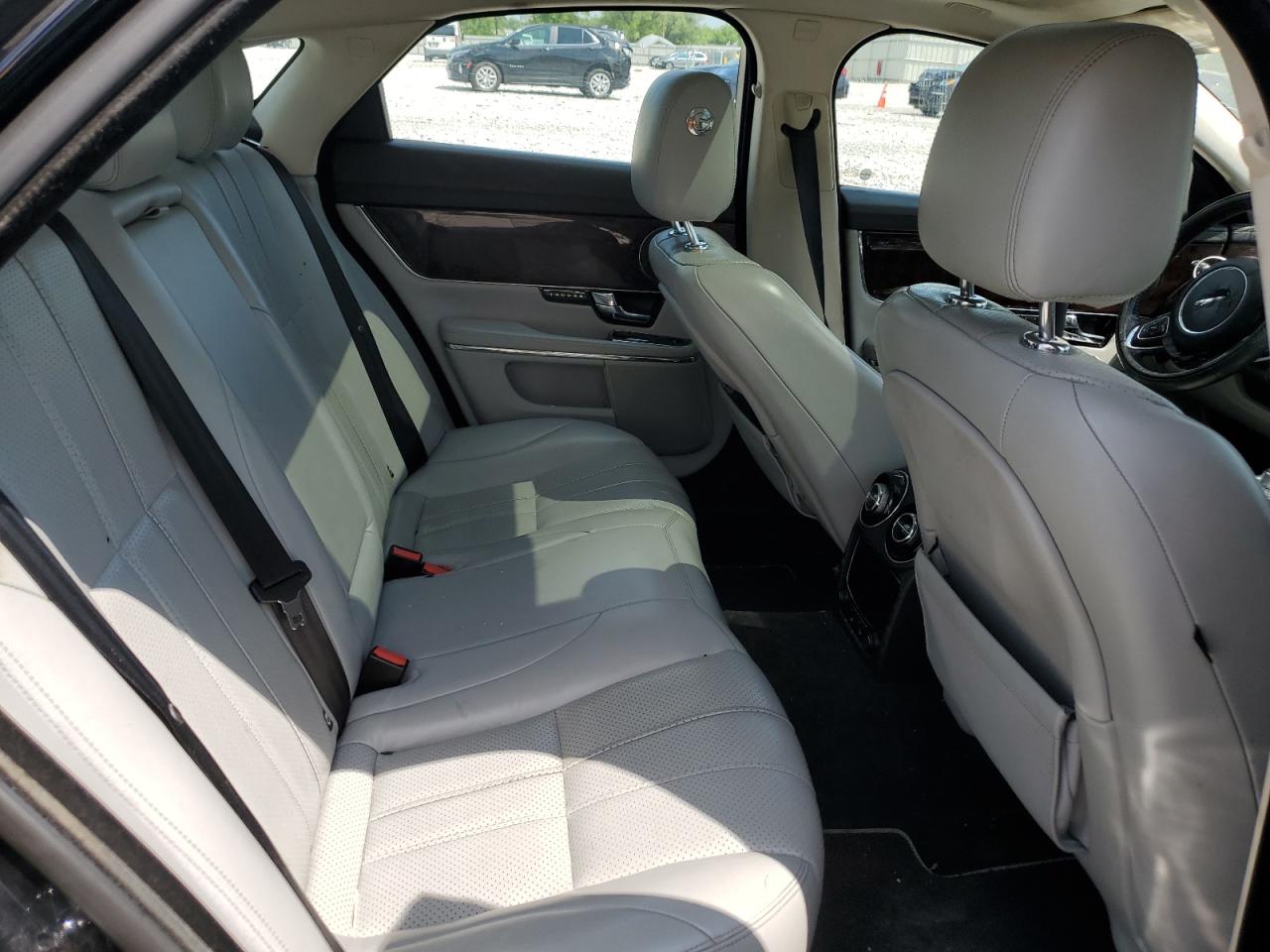 SAJWA1CB6CLV30617 2012 Jaguar Xj