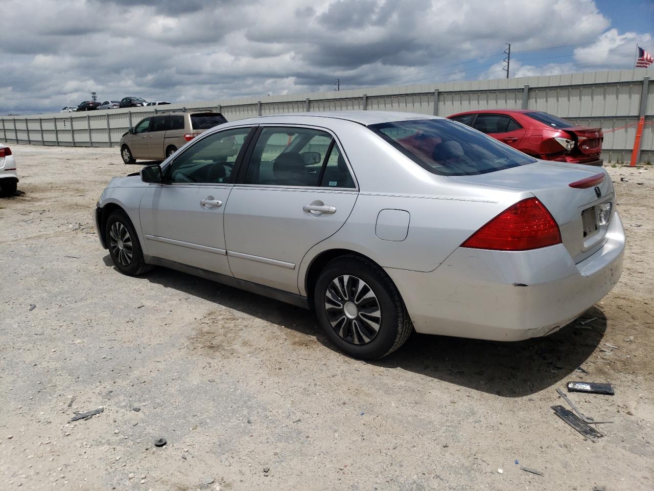 1HGCM56477A167017 2007 Honda Accord Lx