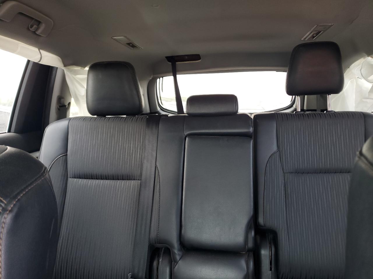 5TDZZRFH3KS365299 2019 Toyota Highlander Le