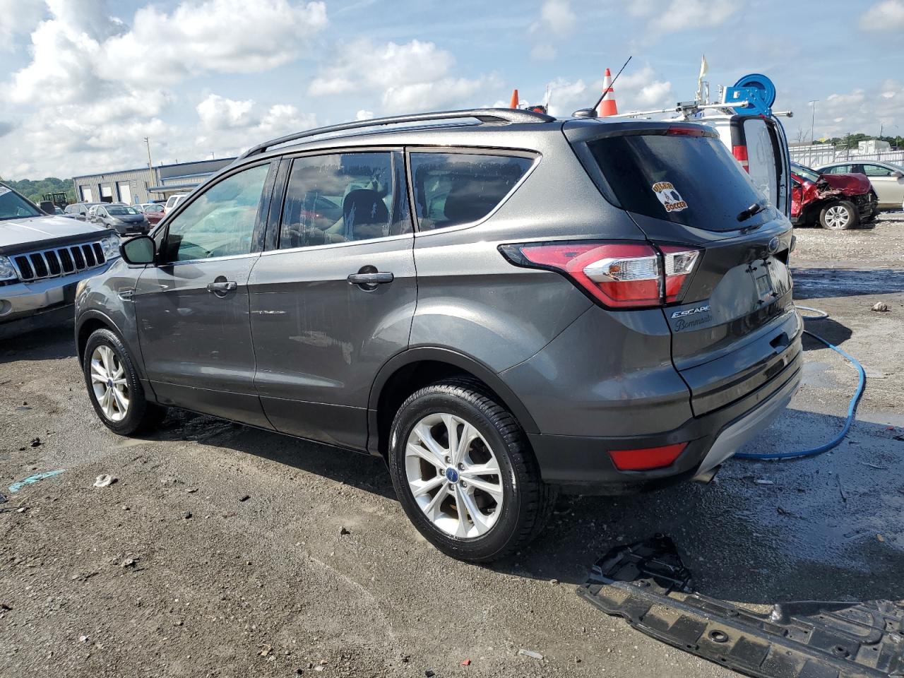 1FMCU0GD4HUC66020 2017 Ford Escape Se