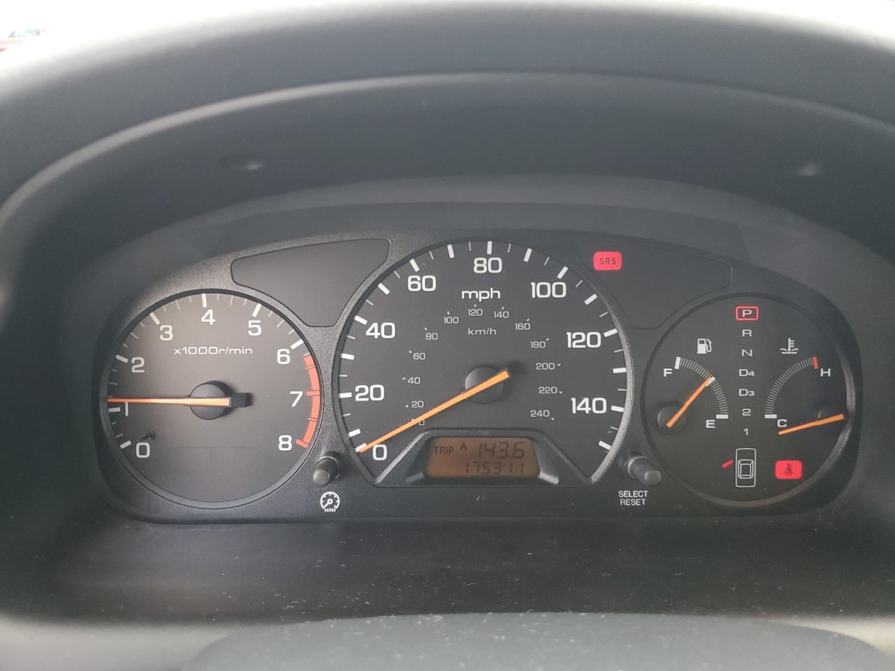 1HGCG5640YA101885 2000 Honda Accord Lx