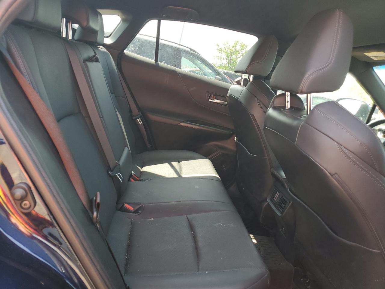 JTEAAAAH3MJ069885 2021 Toyota Venza Le