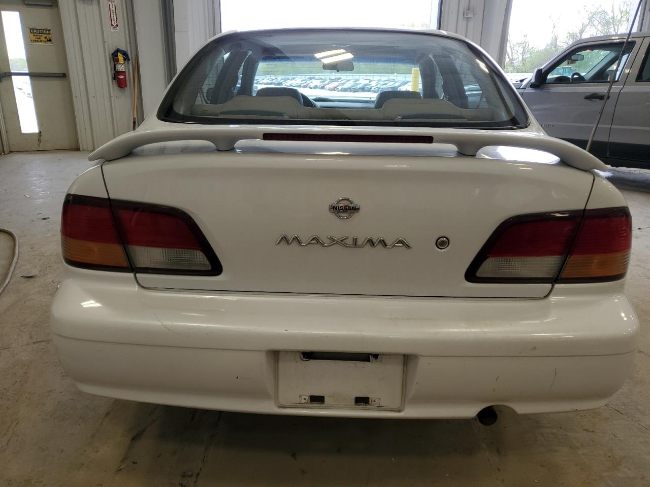 JN1CA21A5WT304951 1998 Nissan Maxima Gle