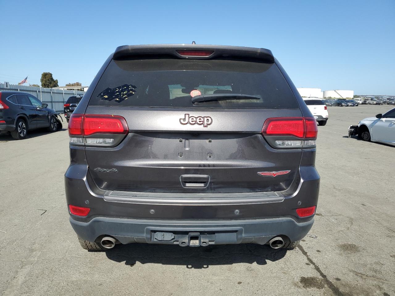 1C4RJFLGXKC584652 2019 Jeep Grand Cherokee Trailhawk