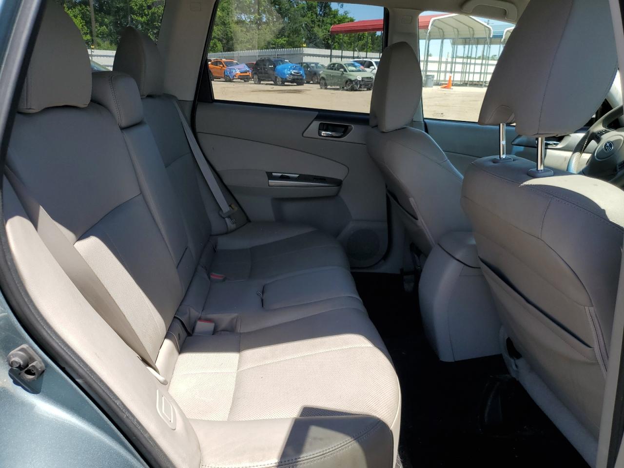 JF2SHBEC4BH719046 2011 Subaru Forester Limited