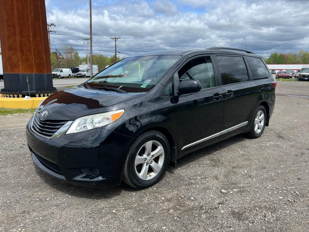 2015 Toyota Sienna Le vin: 5TDKK3DC4FS531748