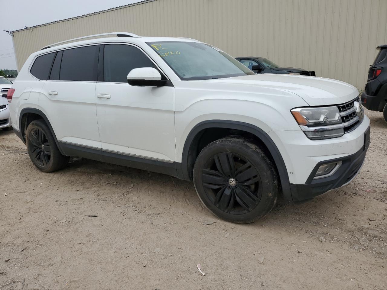 1V2NR2CA0JC568324 2018 Volkswagen Atlas Sel Premium