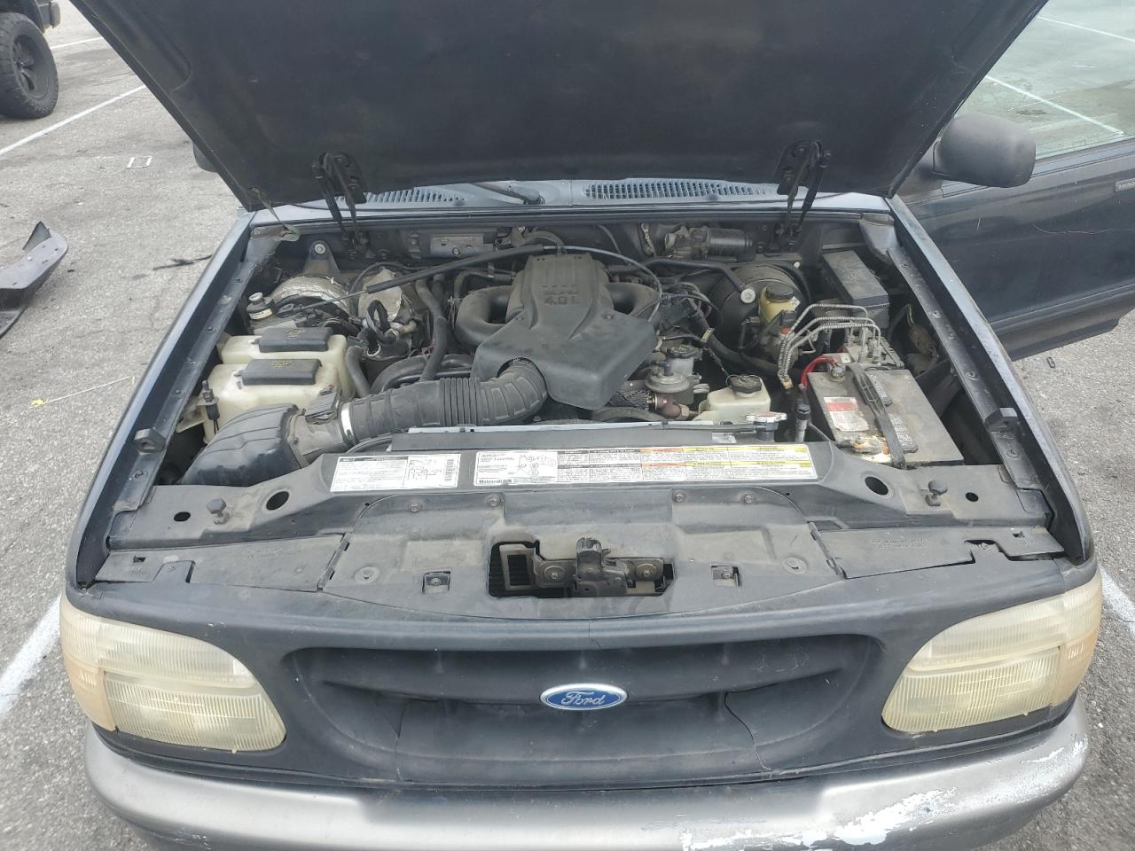 1FMYU22E4WUB32669 1998 Ford Explorer