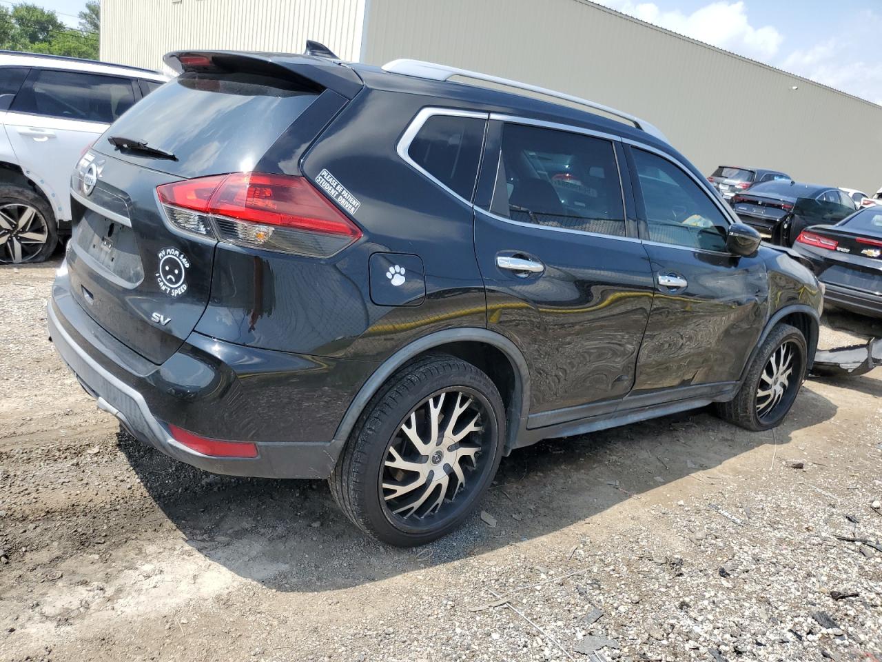 KNMAT2MT8JP515610 2018 Nissan Rogue S