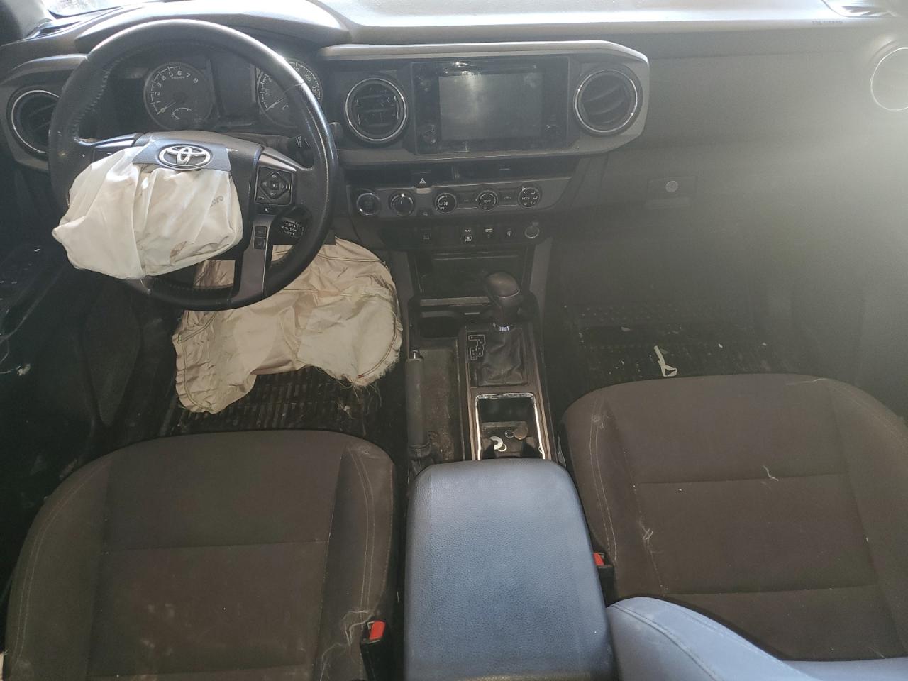 3TMCZ5AN3JM156607 2018 Toyota Tacoma Double Cab