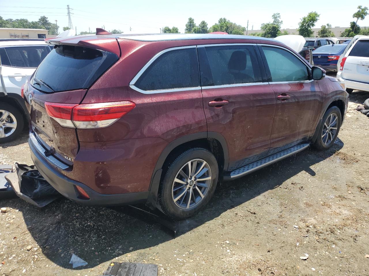 5TDKZRFH5KS359828 2019 Toyota Highlander Se