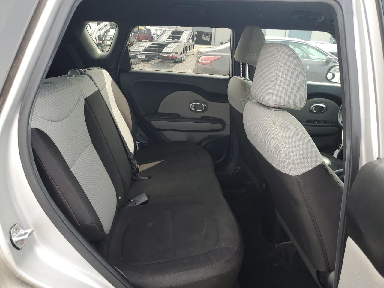 KNDJN2A28H7444828 2017 Kia Soul