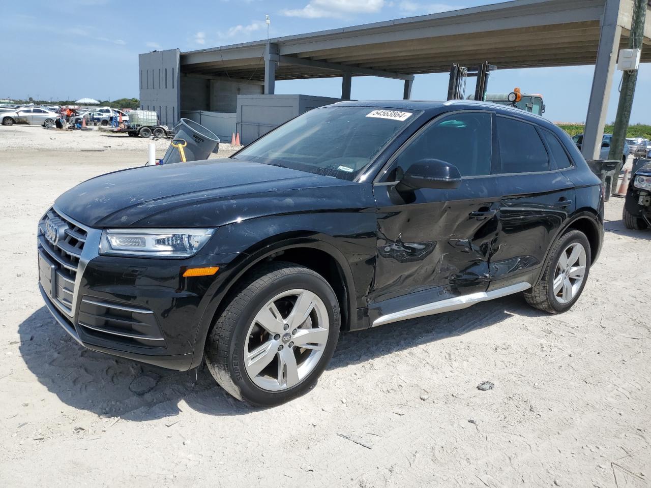 WA1ANAFY9J2003195 2018 Audi Q5 Premium