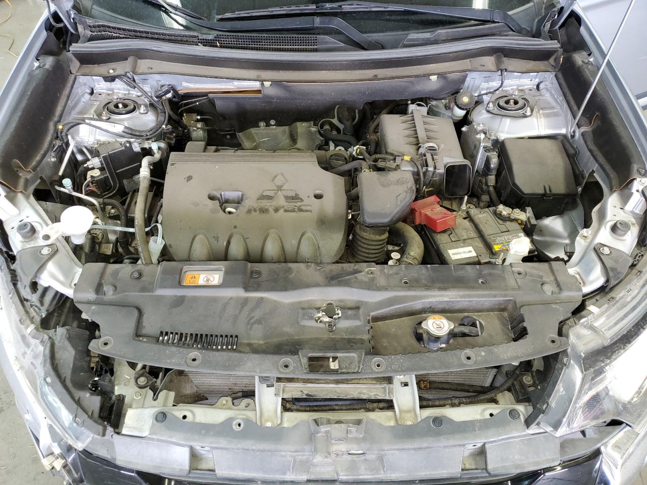 JA4AZ3A37GZ052262 2016 Mitsubishi Outlander Se